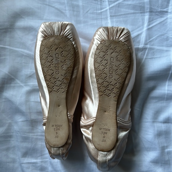 Capezio pointe shoes - Picture 5 of 5